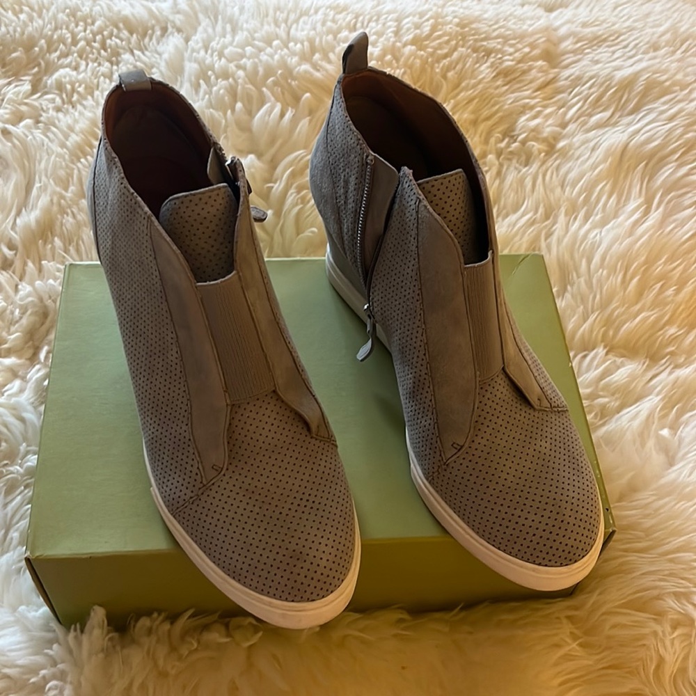 Linea Paolo Wedge Sneaker Pump. 8.5 EUC. Womens.
